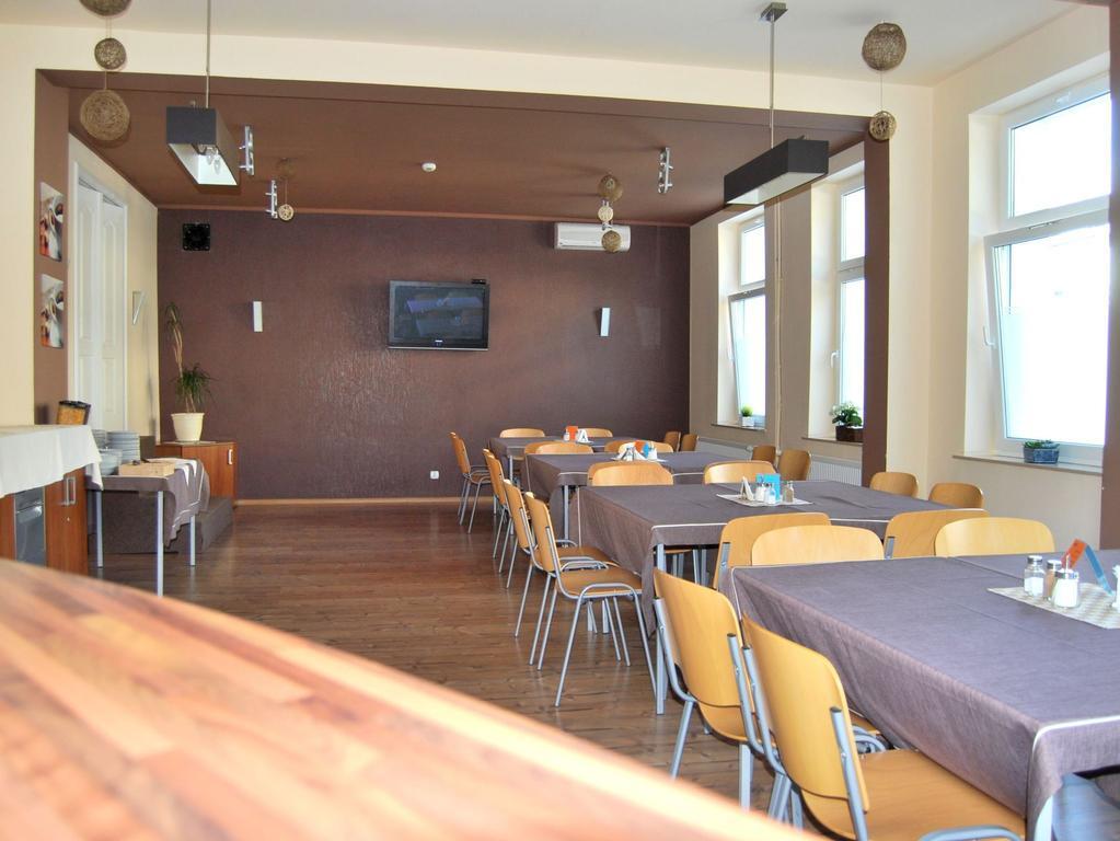 Hostel24 Bed&Breakfast Bydgoszcz Bagian luar foto
