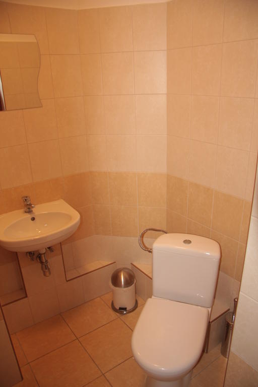Hostel24 Bed&Breakfast Bydgoszcz Ruang foto