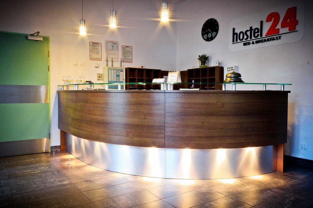 Hostel24 Bed&Breakfast Bydgoszcz Bagian luar foto