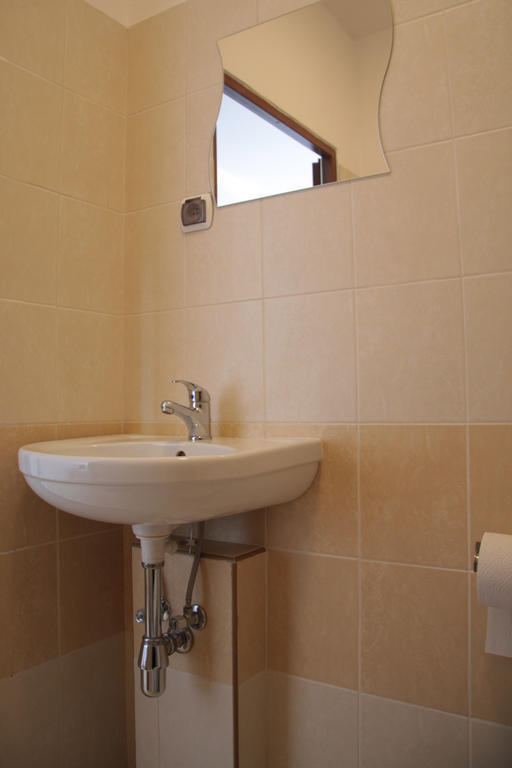 Hostel24 Bed&Breakfast Bydgoszcz Ruang foto