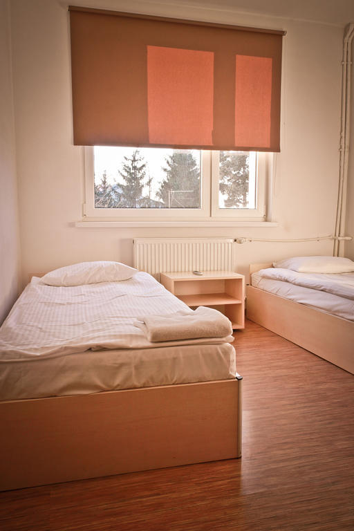 Hostel24 Bed&Breakfast Bydgoszcz Ruang foto