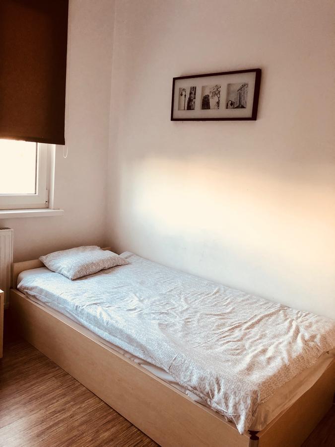 Hostel24 Bed&Breakfast Bydgoszcz Bagian luar foto